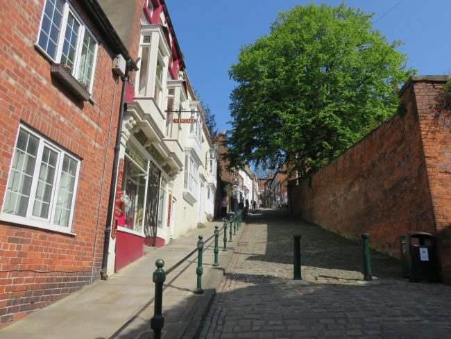 Lincoln Steep Street. Exploring the historic city of Lincoln, England