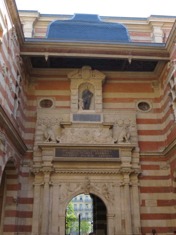 Capitolium de Toulouse. What to see and do in Toulouse France #france #francetravel #toulouse