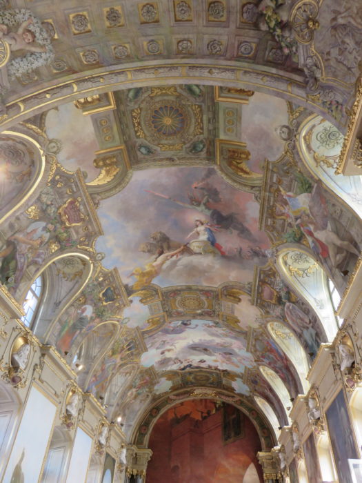 Painted ceilings in Capitolium de Toulouse. What to see and do in Toulouse France #france #francetravel #toulouse