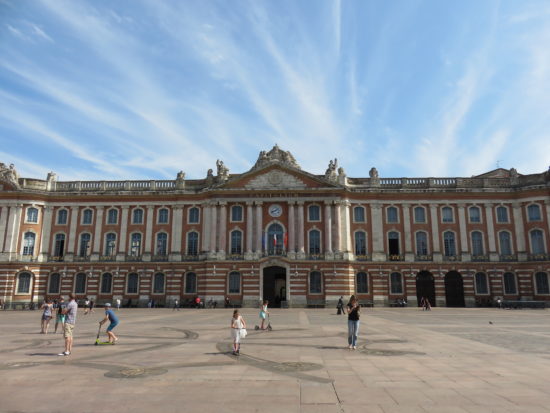 Capitolium de Toulouse. What to see and do in Toulouse France #france #francetravel #toulouse