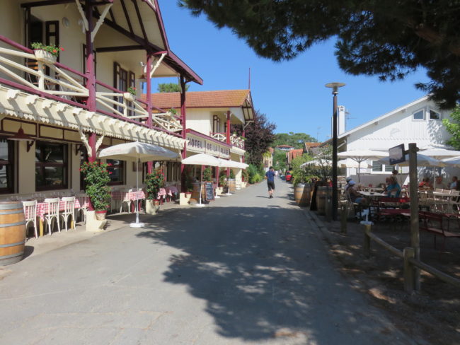 L'Herbe main street. How to Spend a Day in Cap Ferret #france #francetravel #capferret