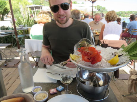 Shellfish lunch in L'Herbe. How to Spend a Day in Cap Ferret #france #francetravel #capferret