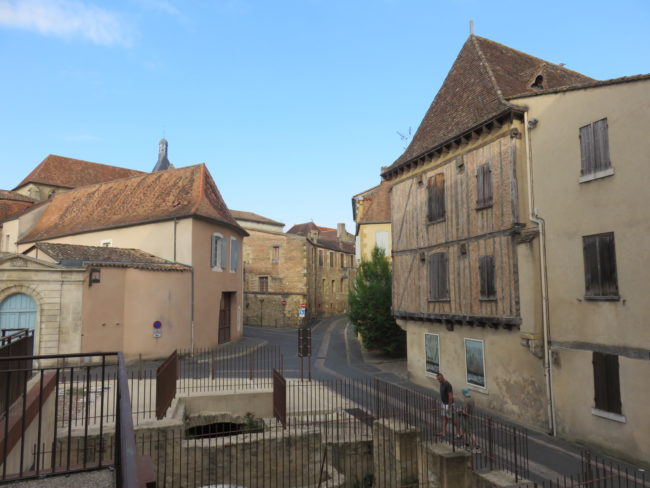 Bergerac medieval old town. Exploring the historic French town of Bergerac #france #francetravel
