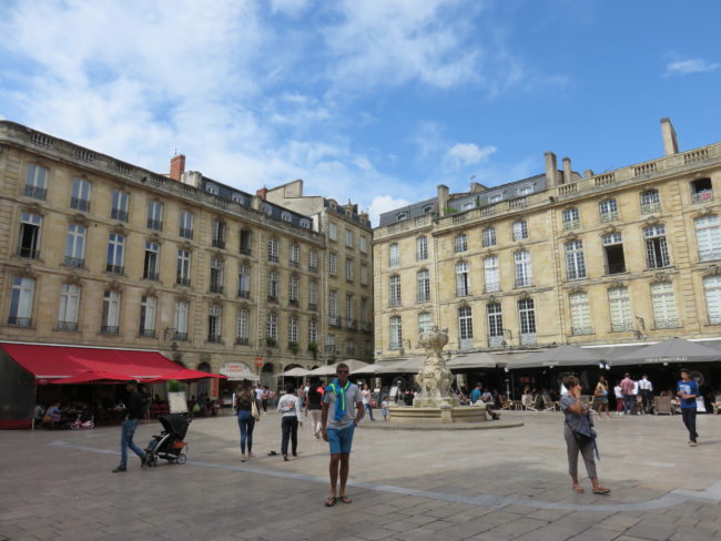 The ultimate guide to exploring Bordeaux France #france #francetravel #bordeaux