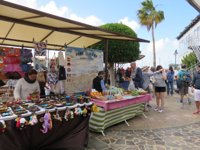 Marina Rubicón Markets. Exploring the volcanic island of Lanzarote in the Canary Islands: 5 day itinerary #lanzarote #spain