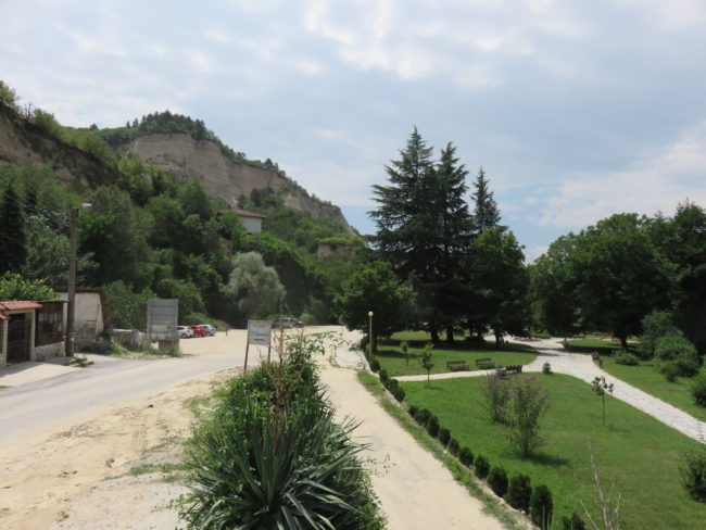 Melnik car park and park at start of road up to the monastery. Visiting Melnik – Bulgaria’s smallest town #bulgaria