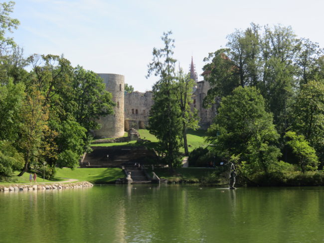 Cēsis castle park. How to spend a day in the historic town of Cēsis #Latvia