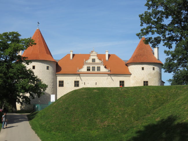 Bauska Castle. A Guide to Visiting Bauska Castle and Rundale Palace in #latvia