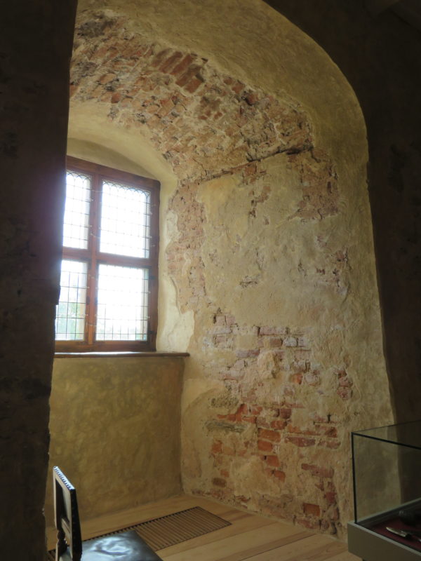 Bauska Castle thick walls. A Guide to Visiting Bauska Castle and Rundale Palace in #latvia