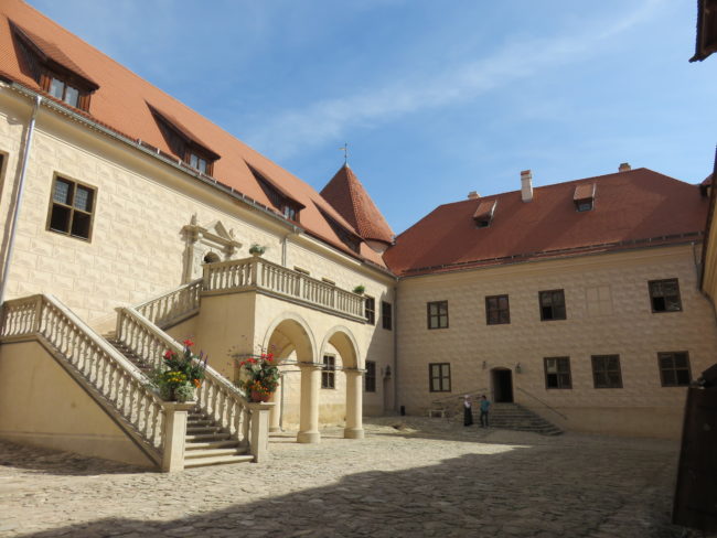 Courtyard of Bauska Castle. A guide to visiting Bauska Castle and Rundale Palace in #latvia